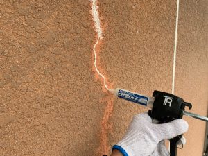 ひび割れ補修と塗装で住まいをシックに生まれ変わらせる|姫路市