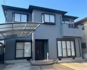レンガ調からシックなグレーへ！単色でクールに魅せる外壁・屋根塗装｜太子町